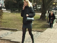Druk? Boeie, ik moet pissen! Had je ook gedacht aan draaiende camera’s meid?